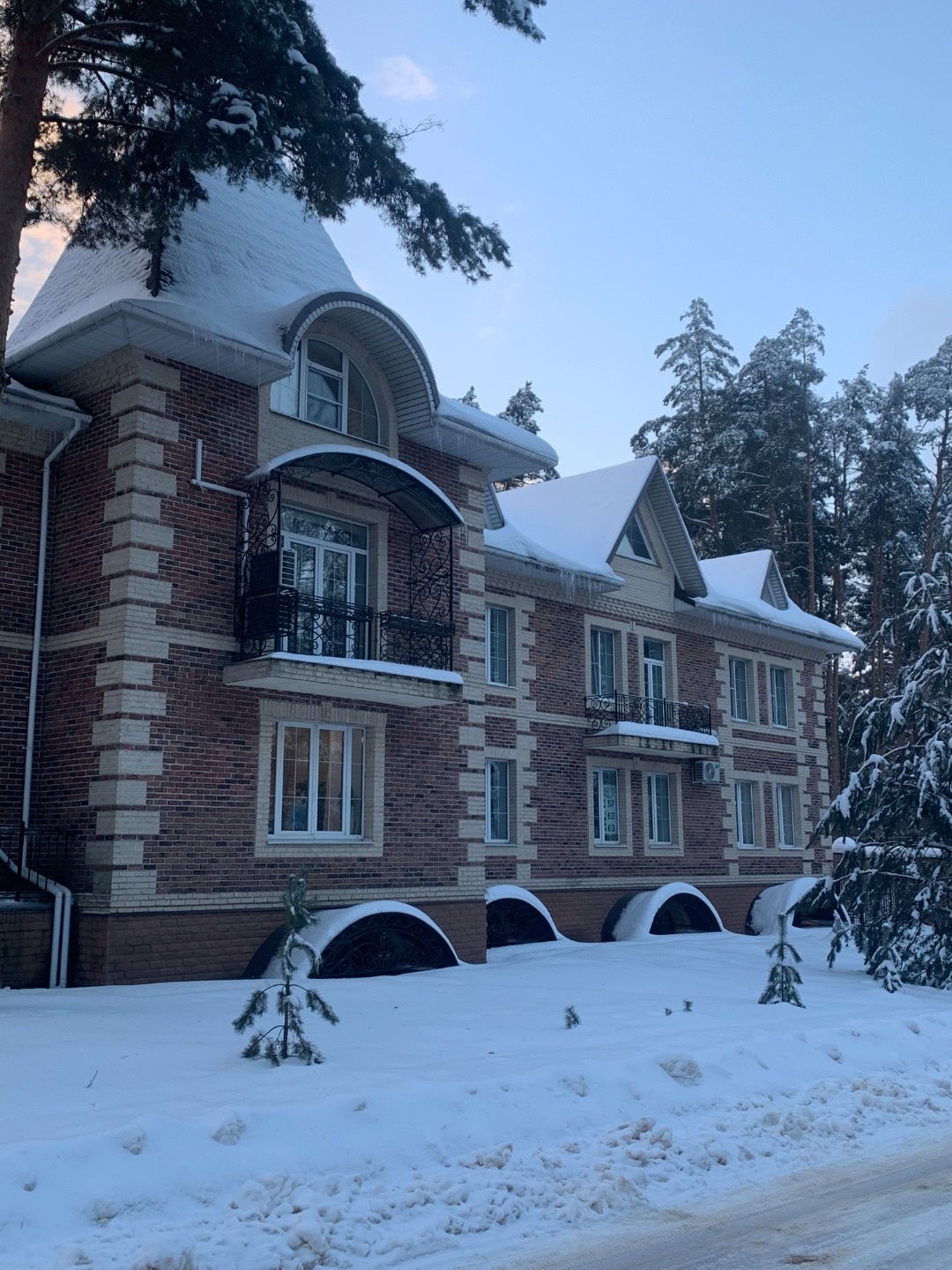 Апартаменты в Солотче — для тех, кто выбирает природу и комфорт

Сдам просторные апартаменты 80 м² в курортной зоне п.Солотча, среди соснового леса рядом с рекой — идеальный вариант для тех, кому важны тишина, экология и отдых на природе. Отлично подойдут для семей и пар, которые хотят проводить вре