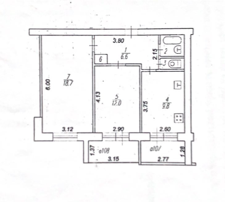 Двухкомнатная квартира с большой кухней и двумя изолированными комнатами.
Подойдет для тех, кто не хочет переплачивать за чужой ремонт.
Состояние жилое, но, по-хорошему, требует ремонта.
Из плюсов - большая кухня и две большие квадратные лоджии.
Дом теплый, хорошие соседи.
Документы готовы, быстрый 